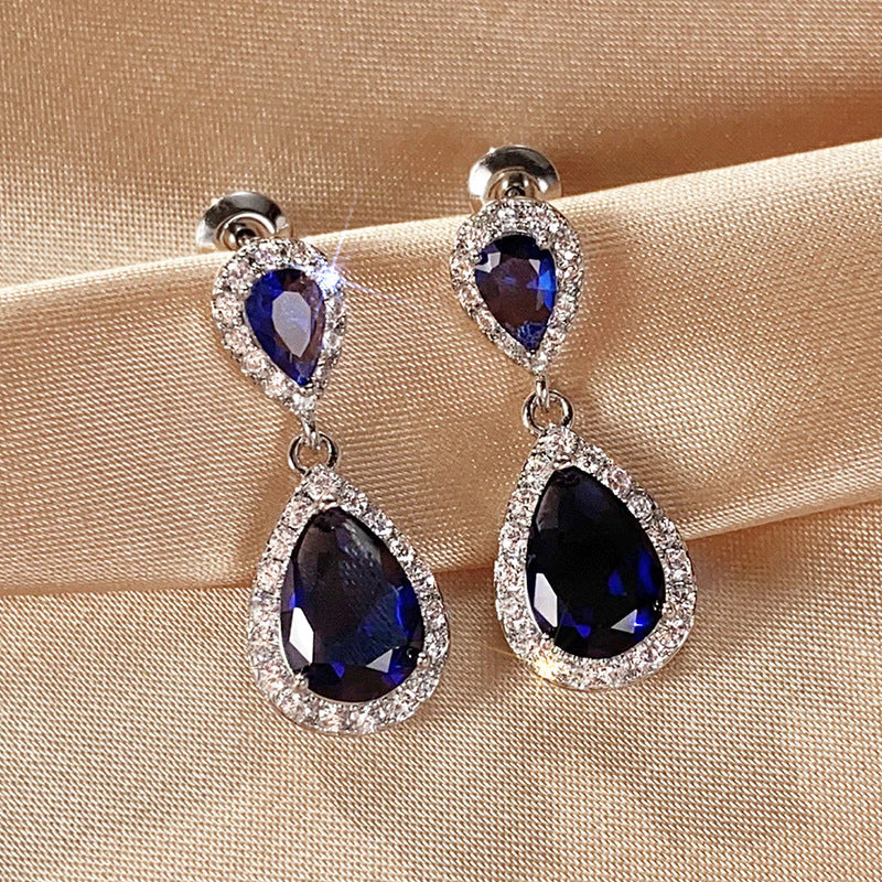 Charming Earring for Any Occasion