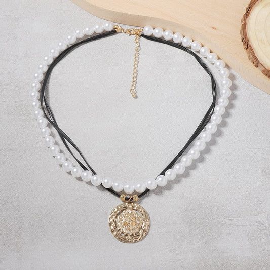 Beautiful Pearl Necklace with Unique Style