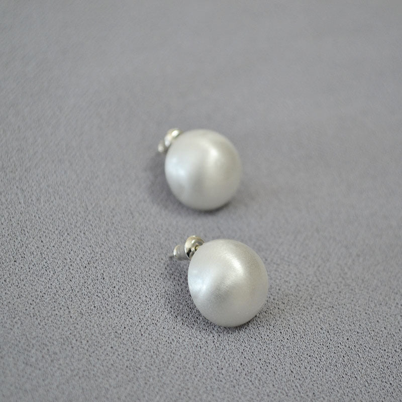 Charming Silver Earring for Any Occasion