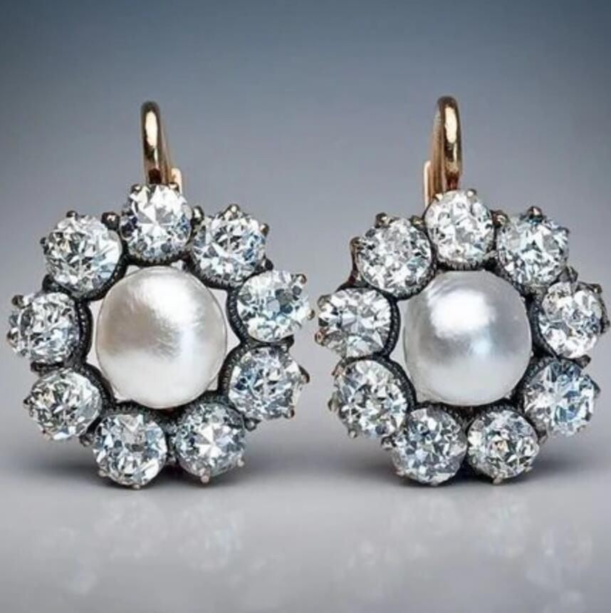 Romantic Pearl Earring for Special Moments