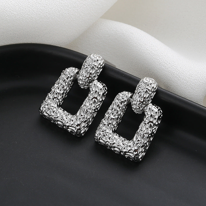 Elegant Gold Earring for Every Occasion