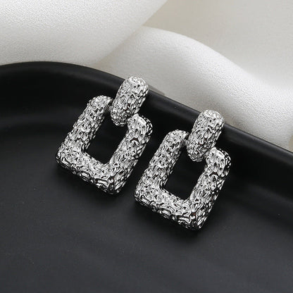 Elegant Gold Earring for Every Occasion