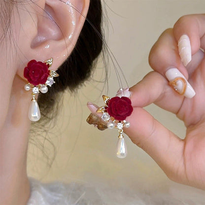 Stunning Pearl Earring for Daily Wear
