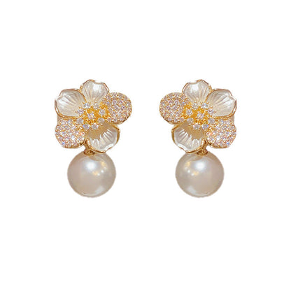 Beautiful Pearl Earring with Unique Style