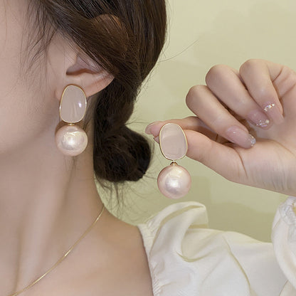 Beautiful Pearl Earring with Unique Style