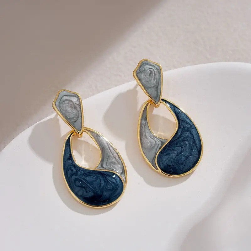 Charming Earring for Any Occasion