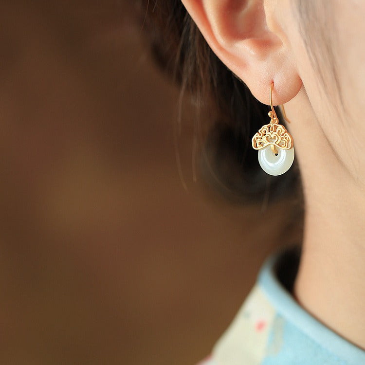 Romantic Gold Earring for Special Moments