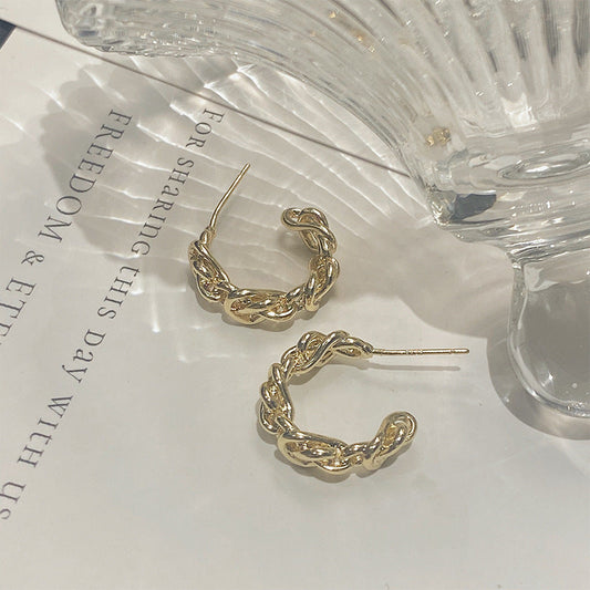 Charming Earring for Any Occasion