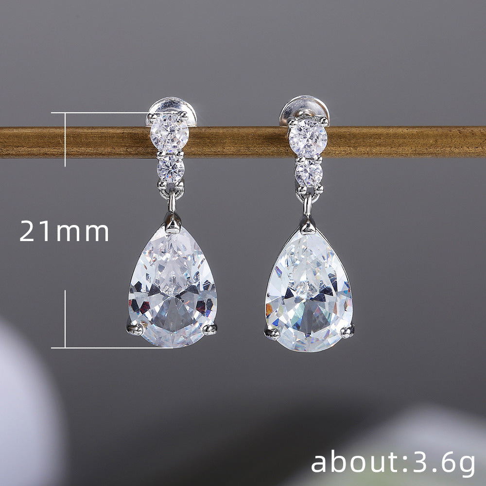 Charming Earring for Any Occasion