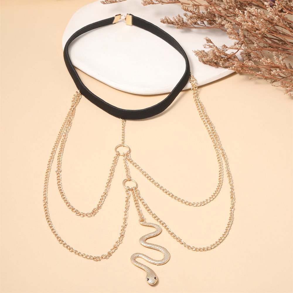 Beautiful Gold Pendant with Unique Style