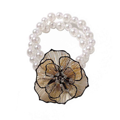 Classic Pearl Pendant with Timeless Appeal