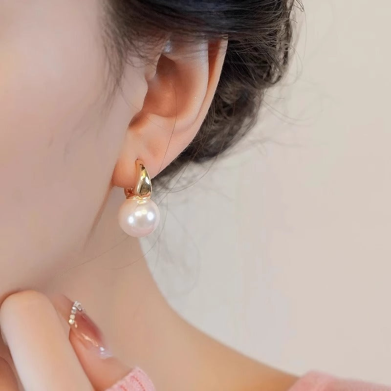 Charming Pearl Earring for Any Occasion