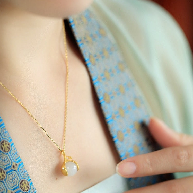 Beautiful Gold Necklace with Unique Style