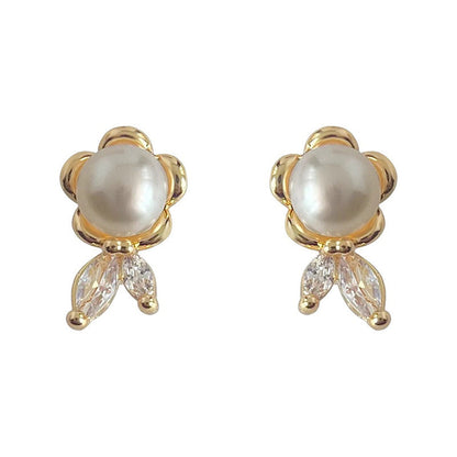 Charming Pearl Earring for Any Occasion
