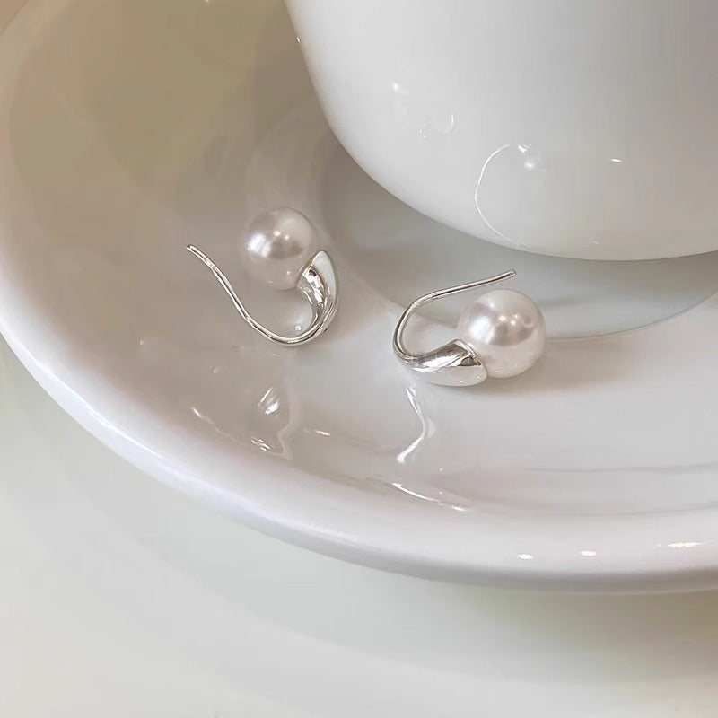 Charming Pearl Earring for Any Occasion