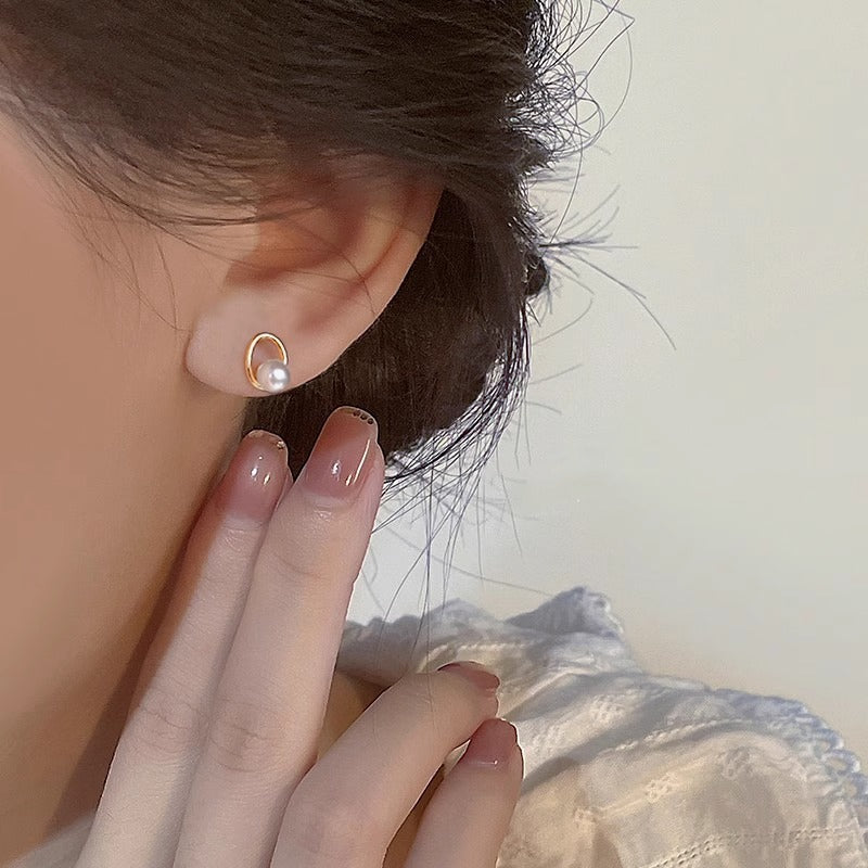 Classic Pearl Earring with Timeless Appeal