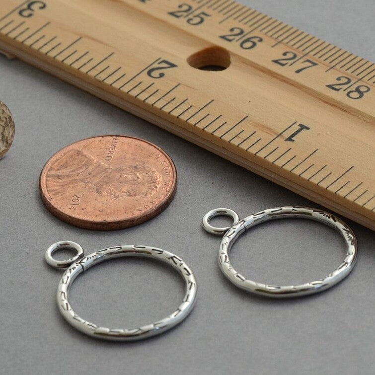 Charming Earring for Any Occasion
