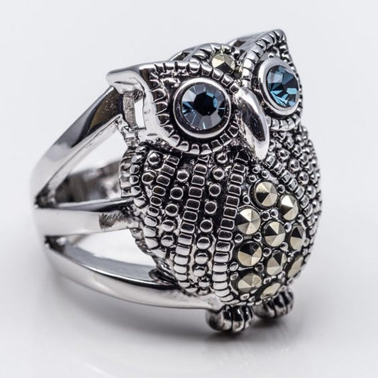 Charming Silver Ring for Any Occasion