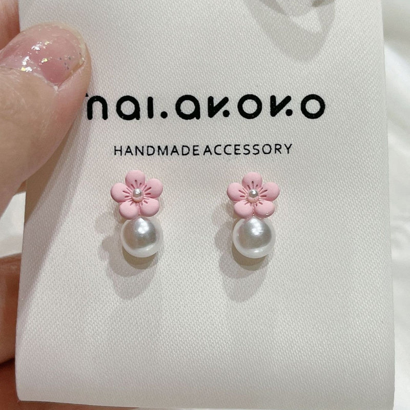 Charming Pearl Earring for Any Occasion