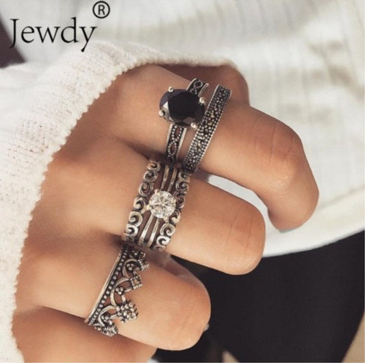 Beautiful Silver Set with Unique Style