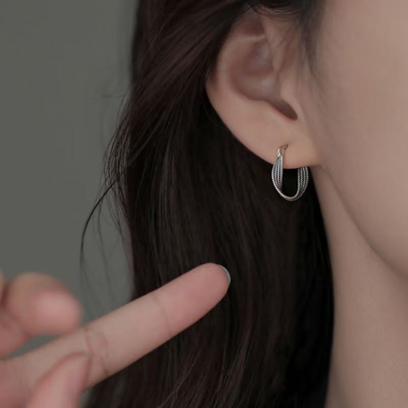 Charming Earring for Any Occasion