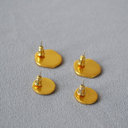 Beautiful Gold Earring with Unique Style