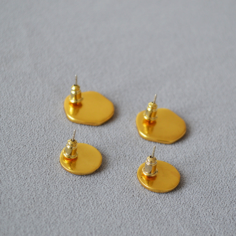 Beautiful Gold Earring with Unique Style