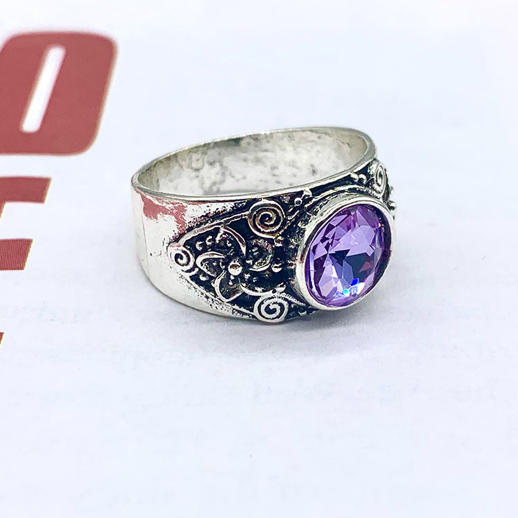 Classic Silver Ring with Timeless Appeal