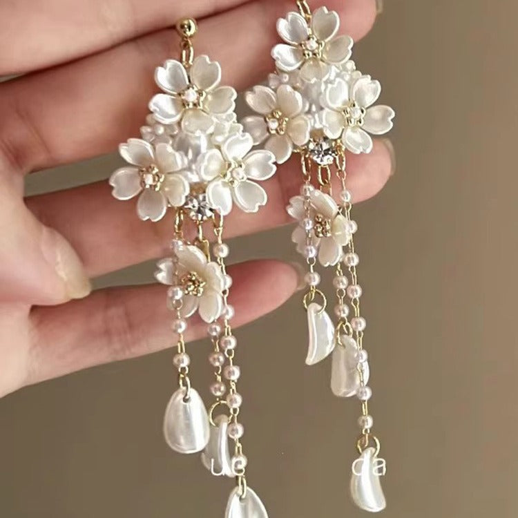 Classic Pearl Earring with Timeless Appeal