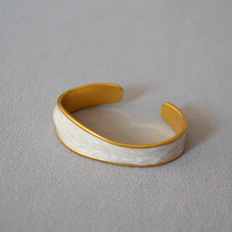 Stunning Gold Bracelet for Daily Wear