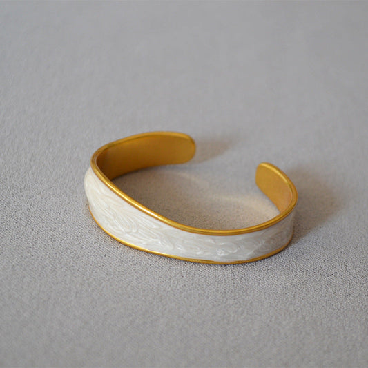 Stunning Gold Bracelet for Daily Wear