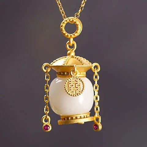 Beautiful Silver Necklace with Unique Style