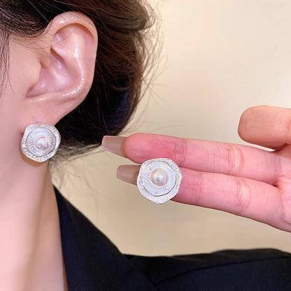 Beautiful Pearl Earring with Unique Style