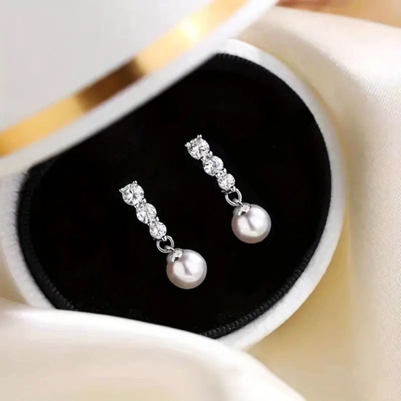 Stunning Pearl Earring for Daily Wear