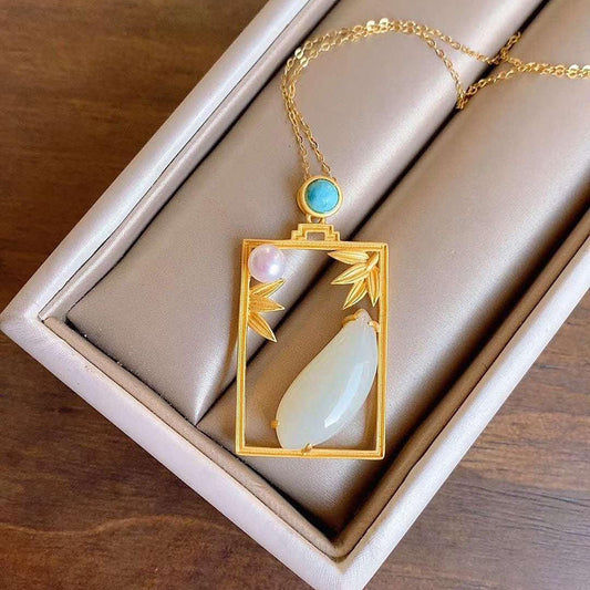 Romantic Silver Necklace for Special Moments