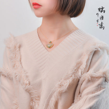 Beautiful Gold Necklace with Unique Style