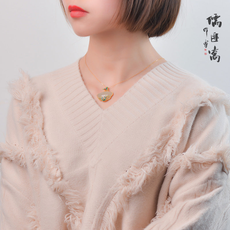 Beautiful Gold Necklace with Unique Style