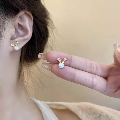 Stunning Pearl Earring for Daily Wear