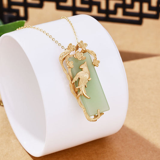 Beautiful Silver Necklace with Unique Style
