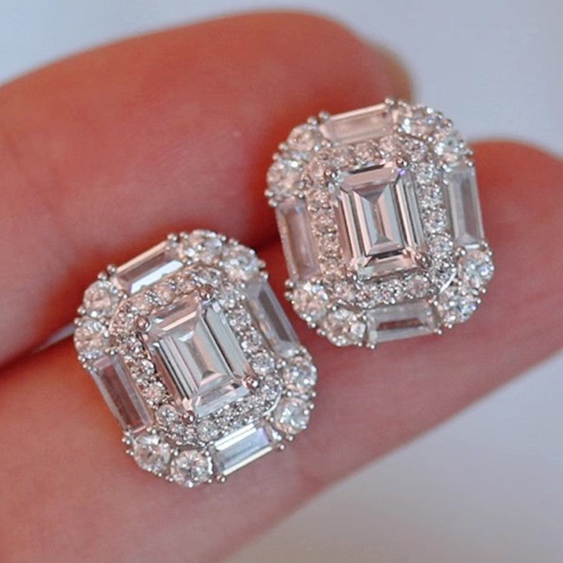 Charming Earring for Any Occasion