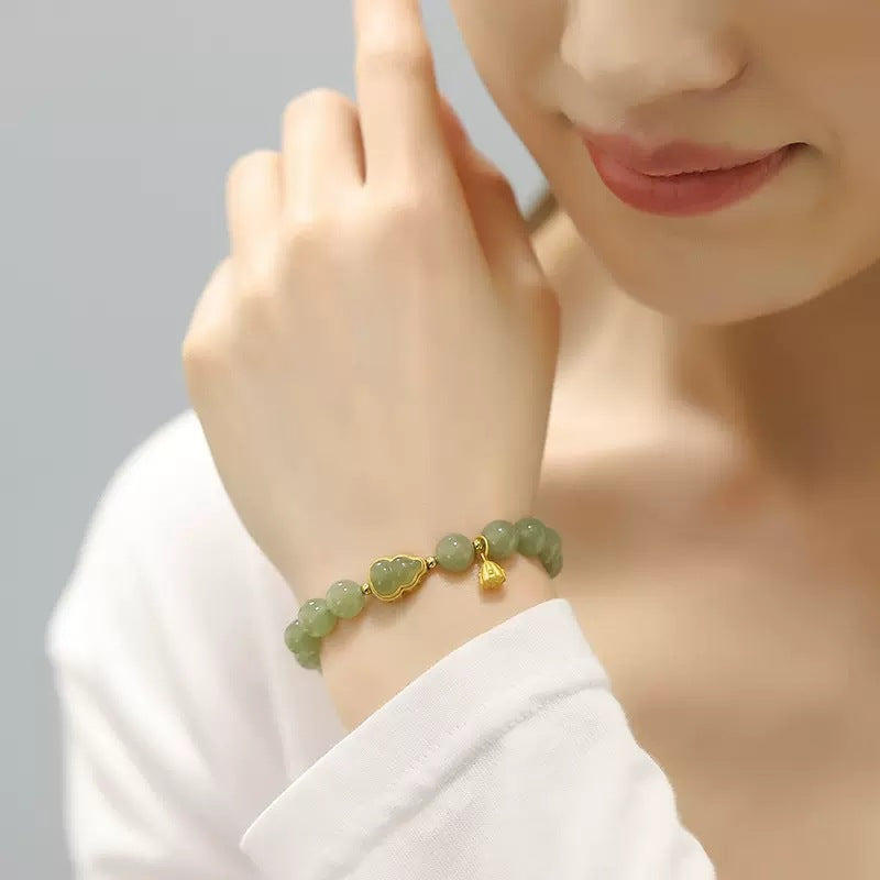 Romantic Silver Bracelet for Special Moments