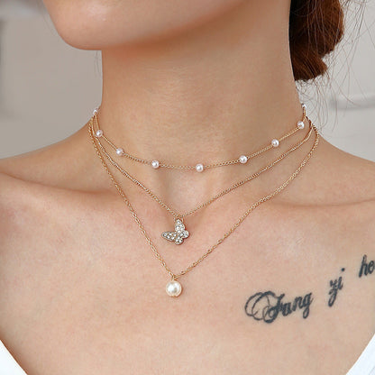 Classic Pearl Necklace with Timeless Appeal