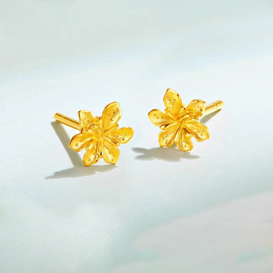 Charming Gold Earring for Any Occasion