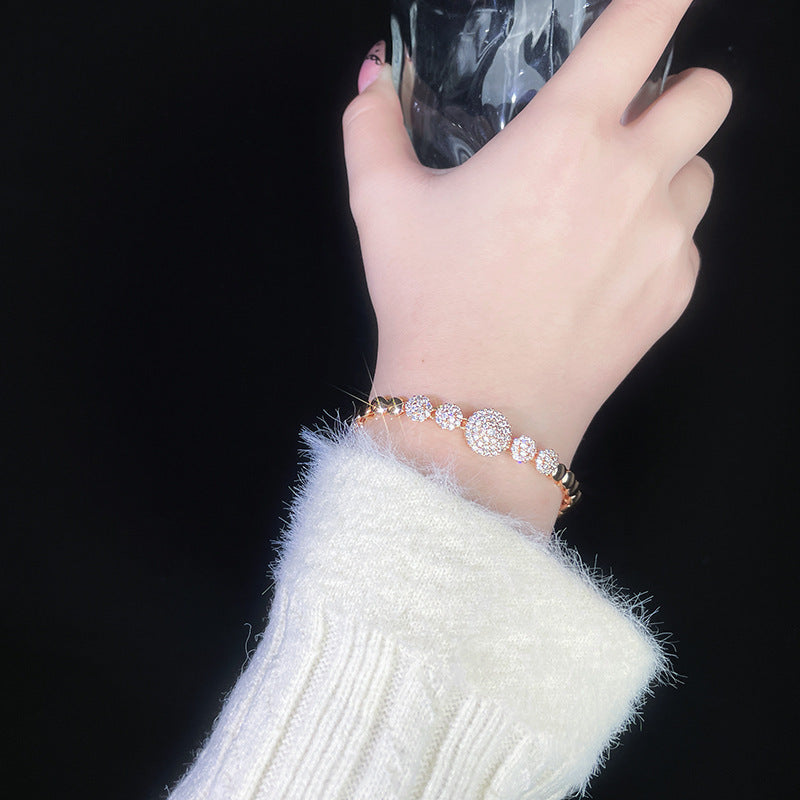Romantic Bracelet for Special Moments