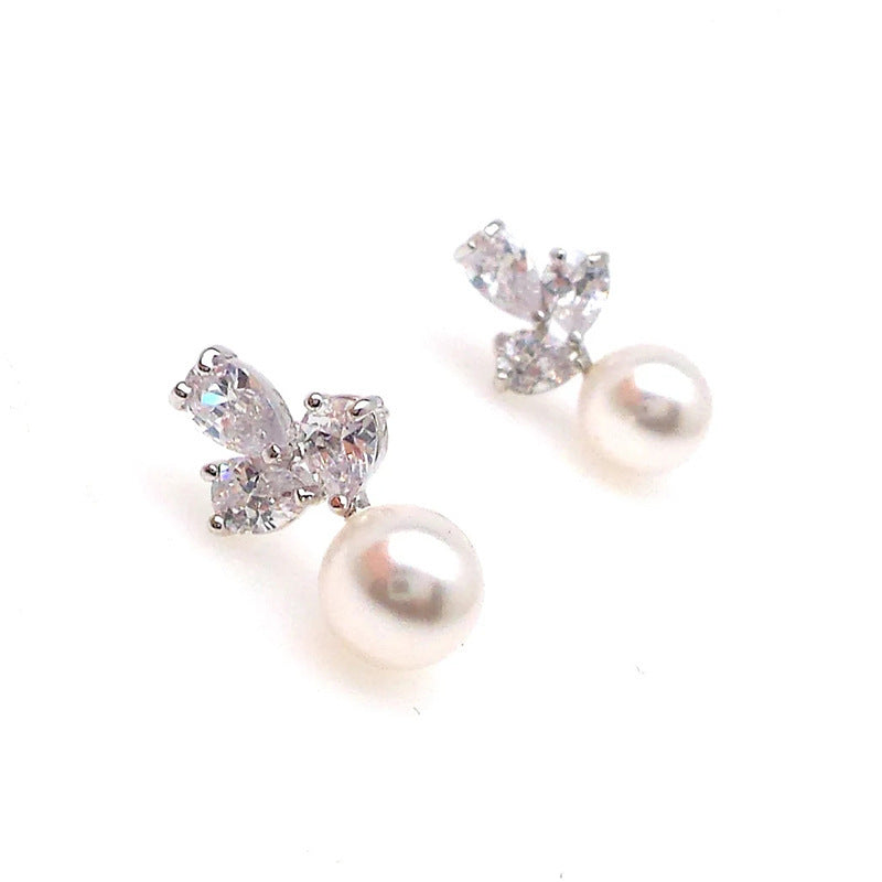 Classic Pearl Earring with Timeless Appeal