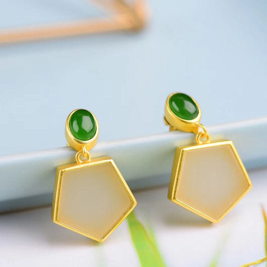 Charming Silver Earring for Any Occasion