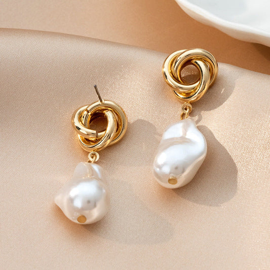 Beautiful Pearl Earring with Unique Style
