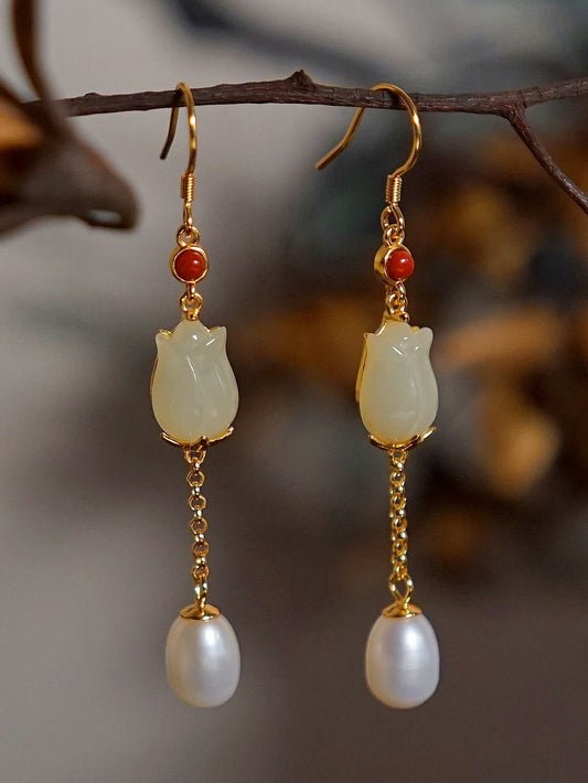Romantic Gold Earring for Special Moments