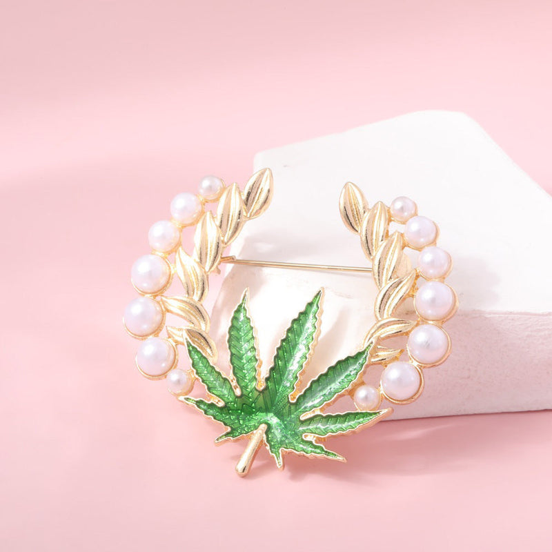 Classic Pearl Piece with Timeless Appeal