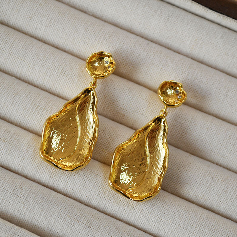 Beautiful Gold Earring with Unique Style